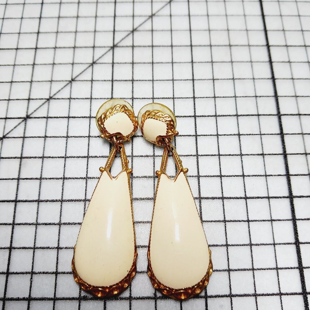 Earrings Pierced VTG Edgar Berebi Dangle Cream Enamel Teardrop Gold Tone 80-90's